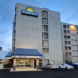 2* Hotel Days By Wyndham Near The Falls