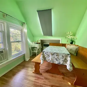 Cozy 1-bedroom Loft With Falls View 4mins To Falls Niagara Falls