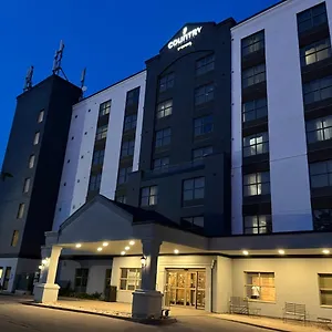 3* Hotel Country & By Radisson, Falls, On