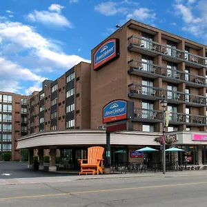 Hotel Howard Johnson Plaza By Wyndham By The Falls, Niagara-Fälle