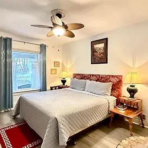 Adorable 2-bedroom Unit With Jacuzzi Beside Falls Niagara Falls